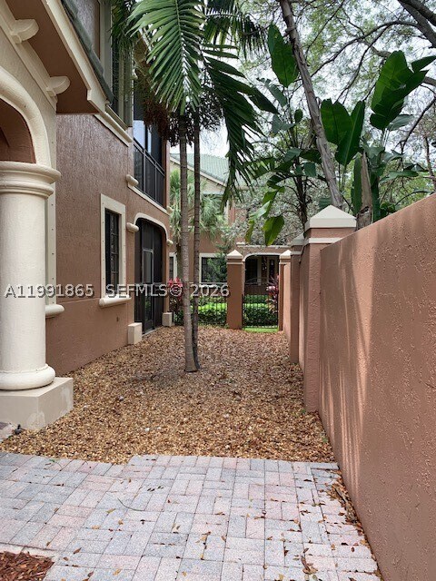 Building Photo - 2800 Kinsington Cir
