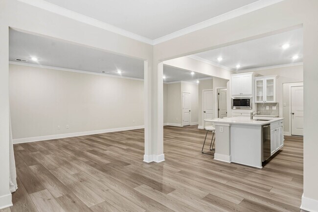 Building Photo - 32066 White Tail Dr