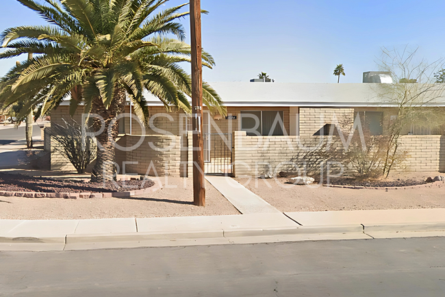 Primary Photo - Charming and Cozy 2-bedrooms, 1.5-baths ho...