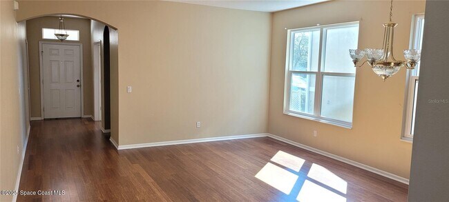 Building Photo - 1721 Saffron Plum Ln