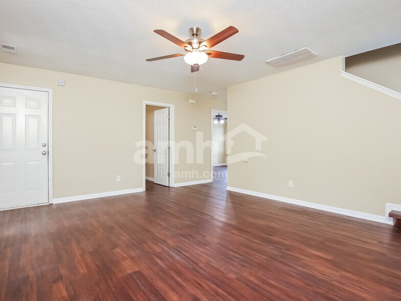 Building Photo - 194 Stoney Xing