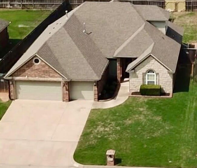 Building Photo - 9217 Forest Cove Cir