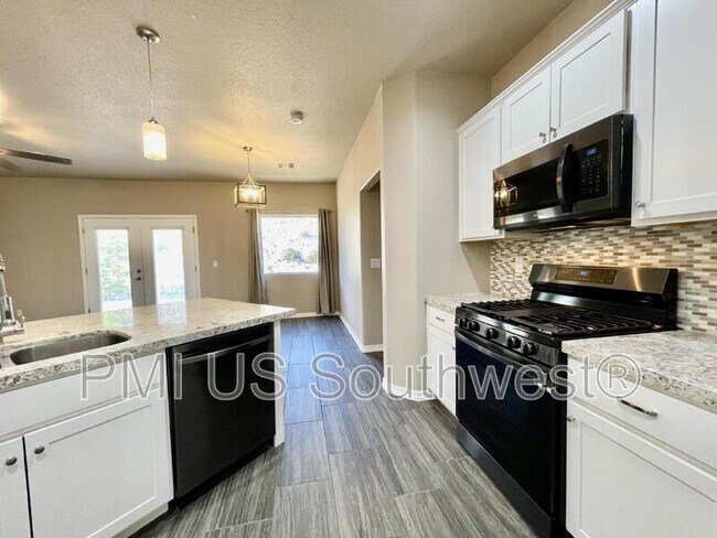 Building Photo - 2259 E Robby