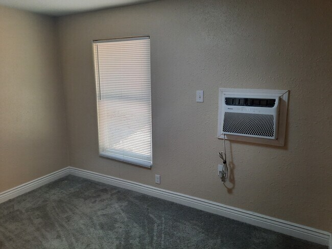 bedroom - 511 Wolf St