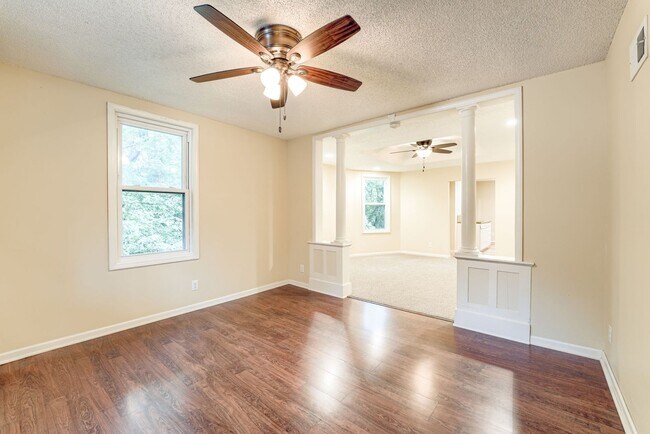 Building Photo - 1101 Bancroft St