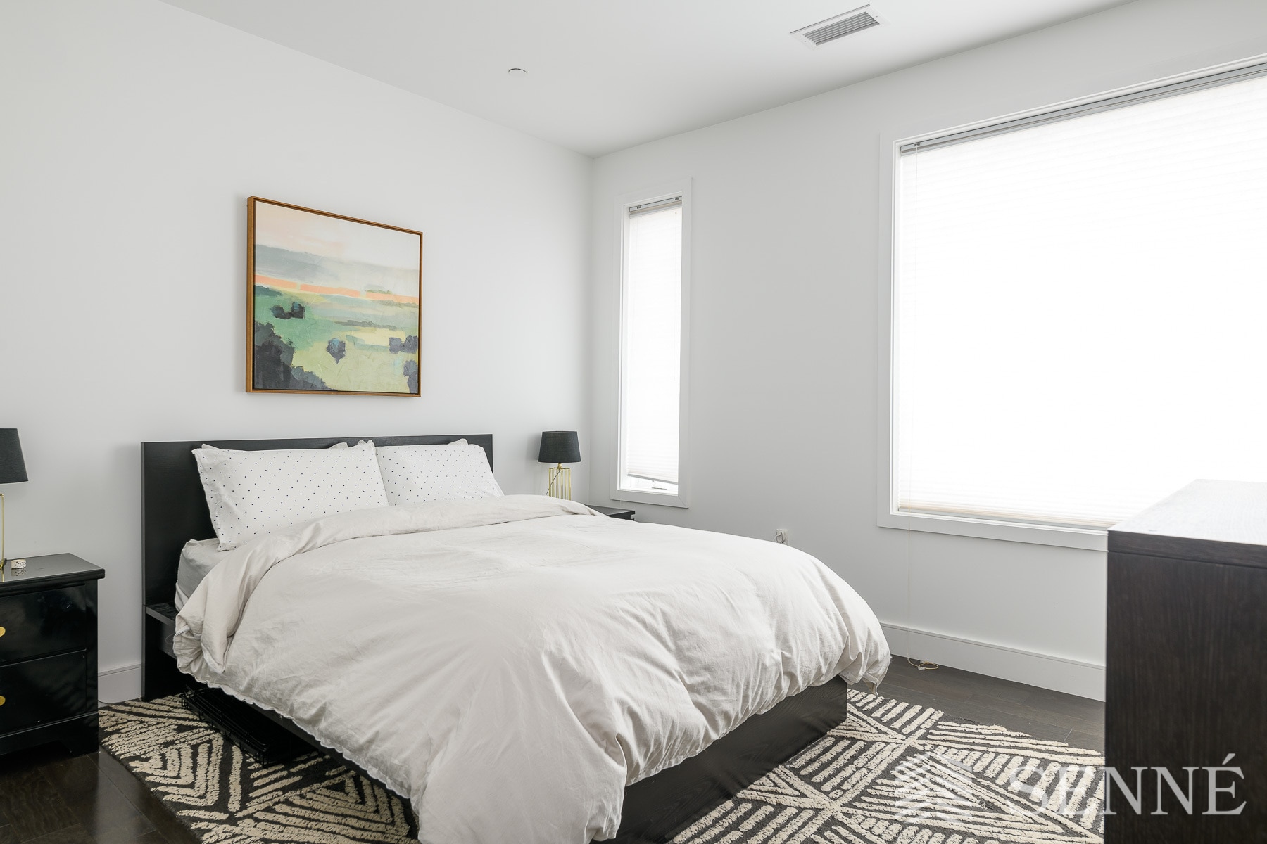 Building Photo - 2 W 6th St