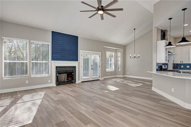 Building Photo - 2203 Tanglevine Dr
