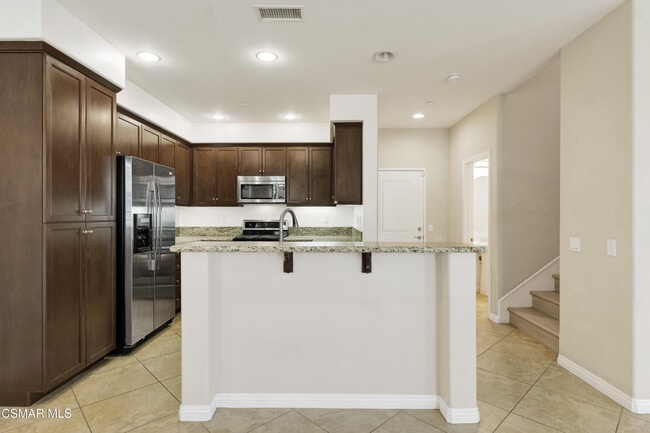 Building Photo - 1521 Silver Shadow Dr