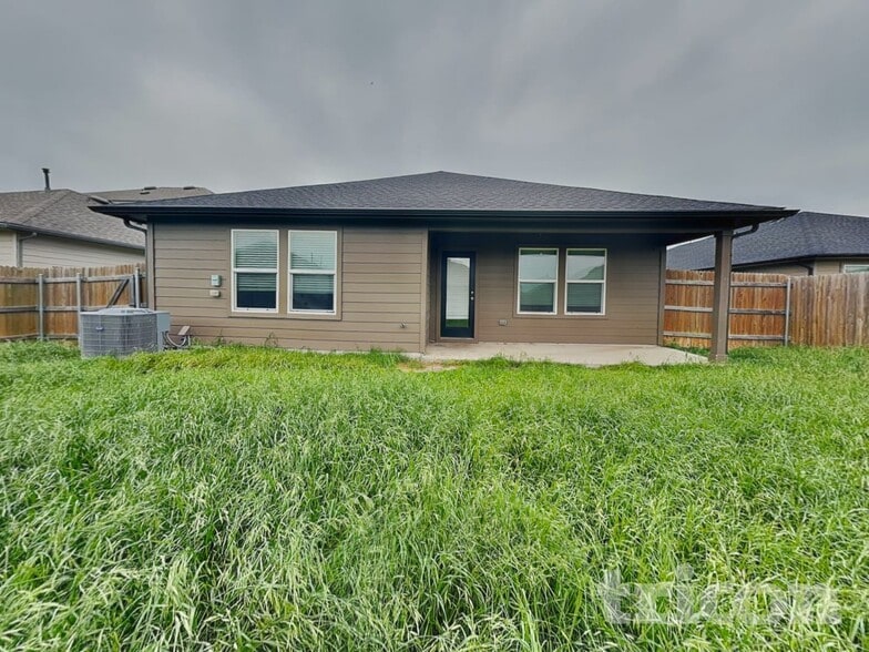 Building Photo - 125 Moonrise Dr