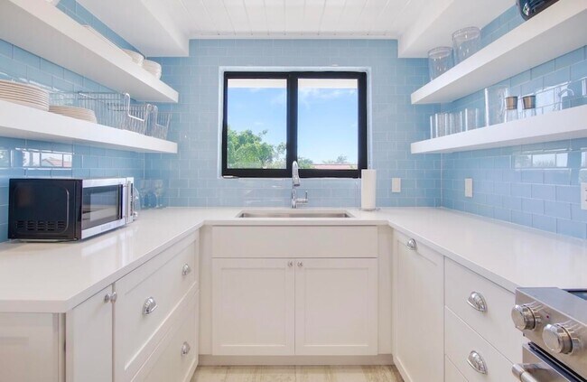 Building Photo - 420 Celestial Way