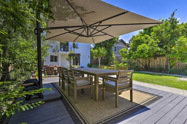 Building Photo - 1155 Grape Ln