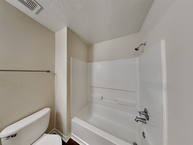 Building Photo - 2219 Shady Pine Dr