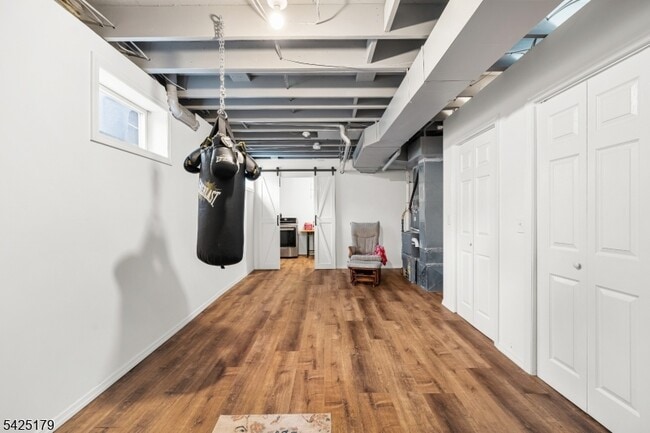 Building Photo - 112 Peapack Rd