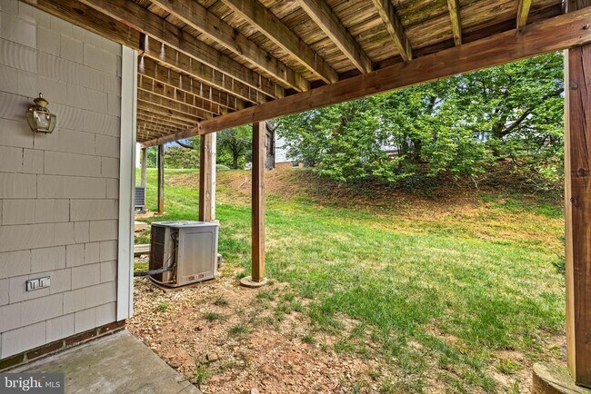 Building Photo - 3 Iron Mill Garth