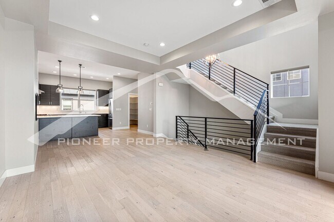 Building Photo - Fantastic Townhome with Central AC and 2 Car Garage!