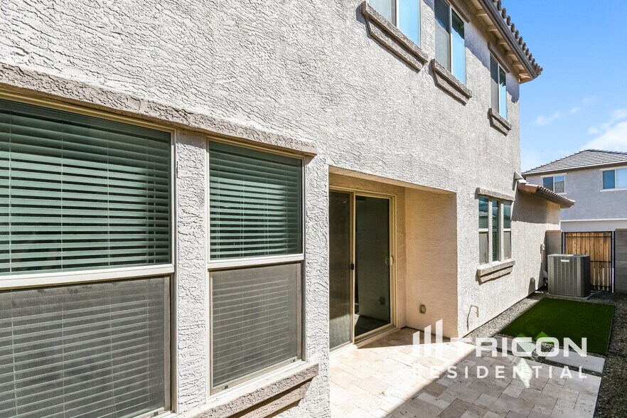 Building Photo - 9314 E Strobe Ave