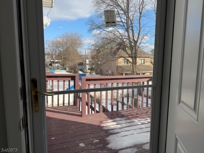 Building Photo - 10-06 1st St