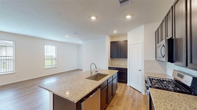Building Photo - 4809 Sun Fls Dr