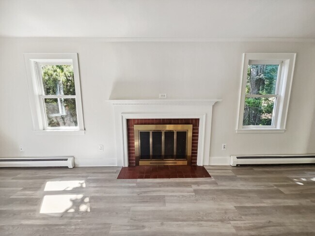 Building Photo - 312 Linden St