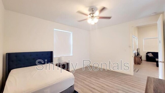 Building Photo - 1711 Sycamore St