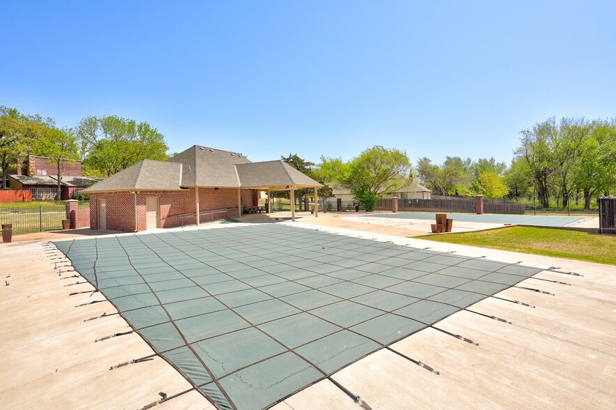 Two Neighborhood Pools - 1409 Folkstone