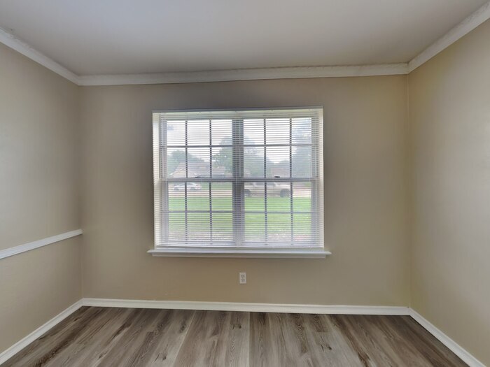 Building Photo - 7108 Ellis Rd