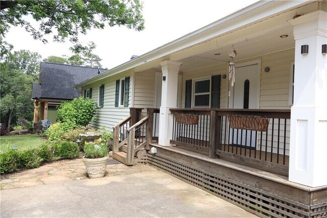 Building Photo - 3432 Gilleland Cir