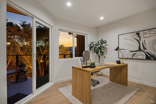 Building Photo - 453 Wellesley Ave