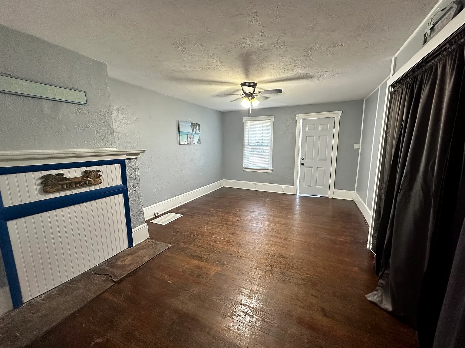 Building Photo - 827 N Oleander Ave