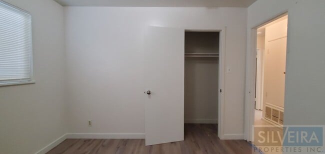 Building Photo - Three Bedroom Home In Santa Maria!