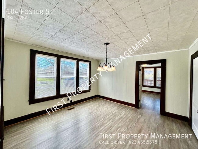 Building Photo - 104 Foster St