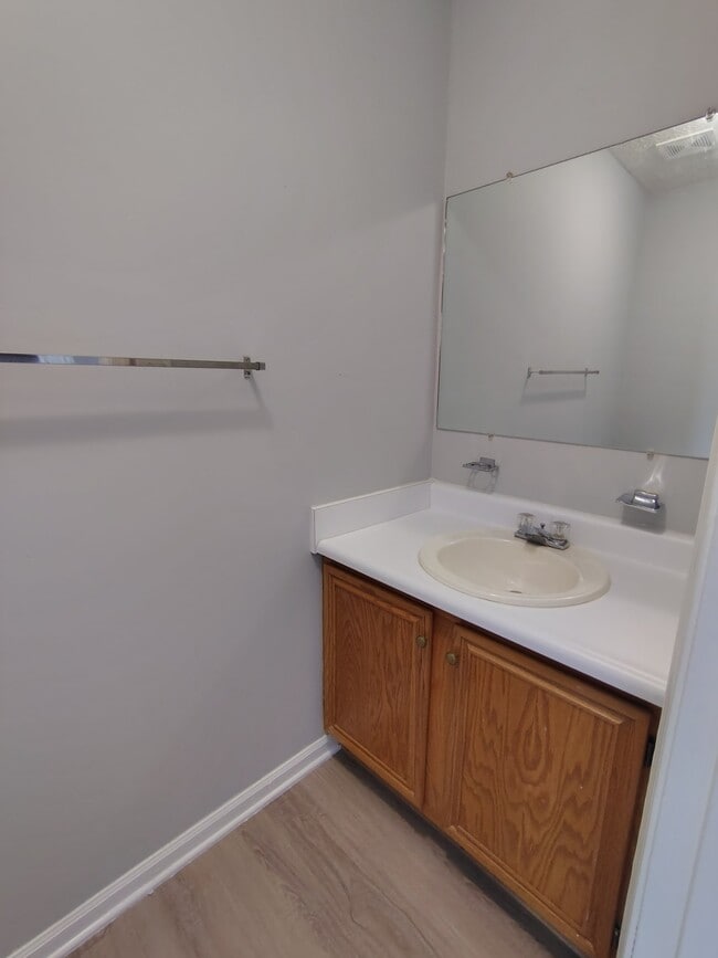 Building Photo - 30 Fonda Dr