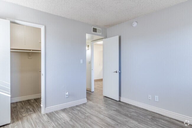 1BR, 1BA - 566SF - Country Gables