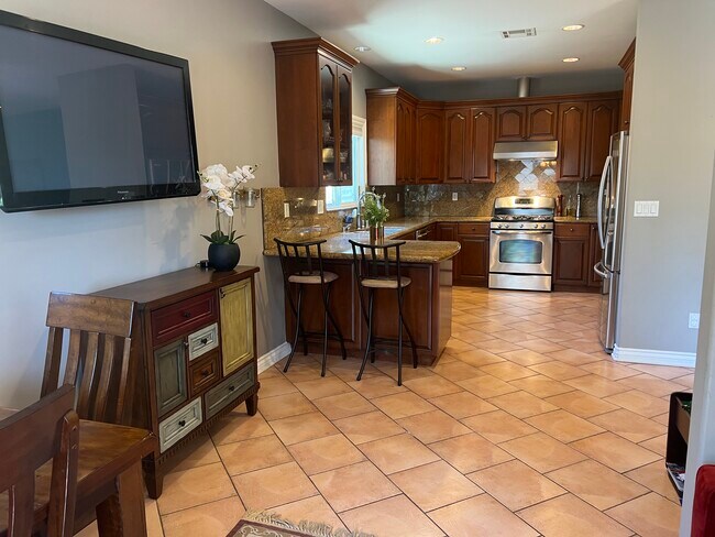 Kitchen - 6947 Jellico Ave