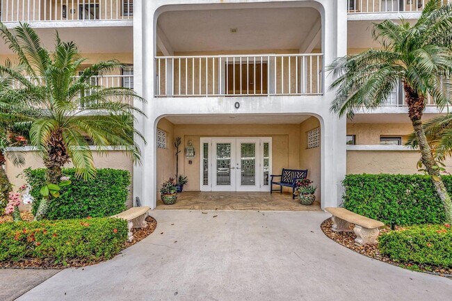 Building Photo - 300 N Hwy A1A