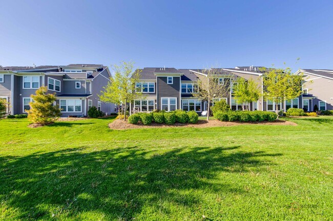 Building Photo - 573 Watercress Dr