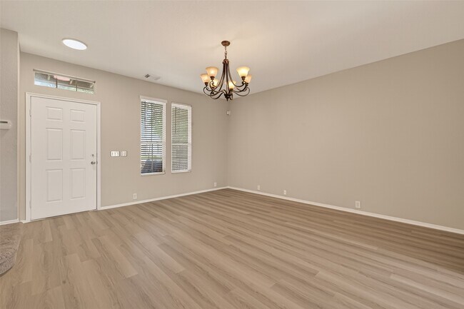 Building Photo - 16847 Mammoth Springs Dr