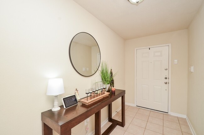 Building Photo - 2122 Platinum Mist Dr