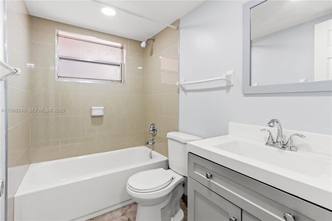 Building Photo - 1855 W 60th St