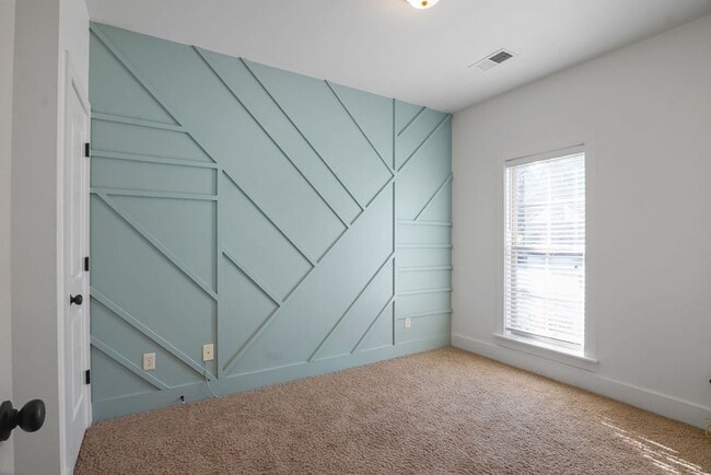 Building Photo - Like-New One-Level Brick Home with Private Patio