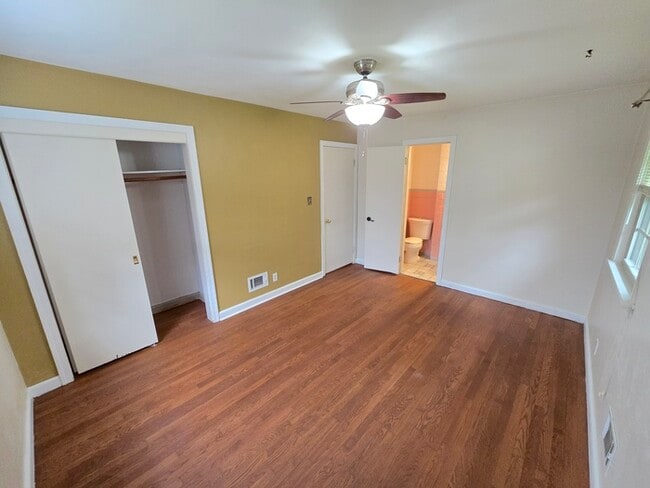Building Photo - Charming 4-Bedroom Brick Ranch in Virginia...