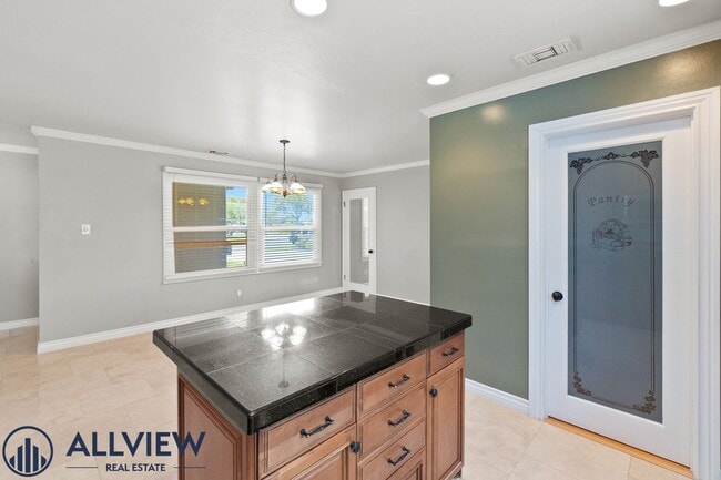 Building Photo - Upgraded 4 Bedroom, 3 Bathroom Home Available
