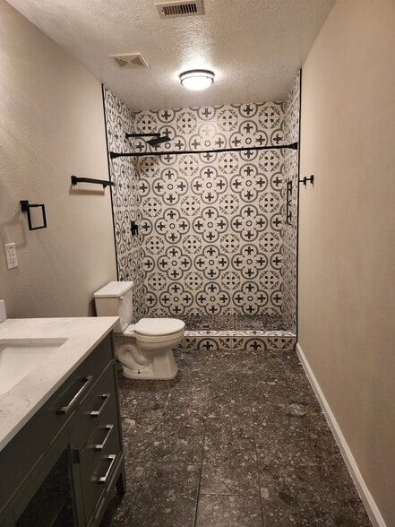 Primary Bath - 1714 Village Townhome Dr