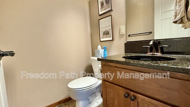 Building Photo - 406 Lundblad Pl