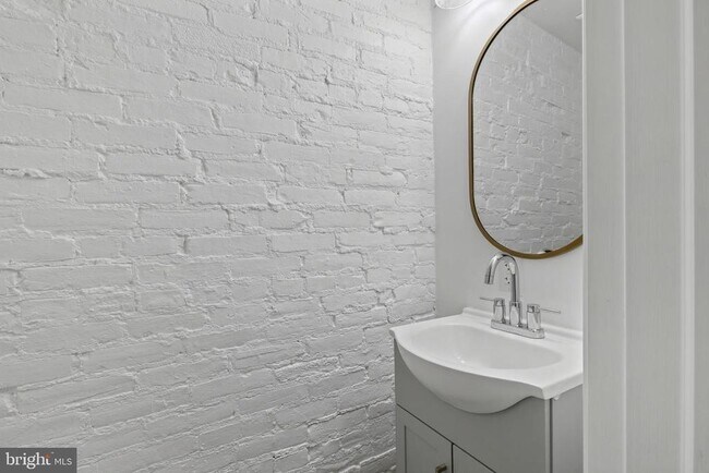 Building Photo - 458 Federal St