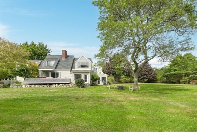 Building Photo - 540 River Rd