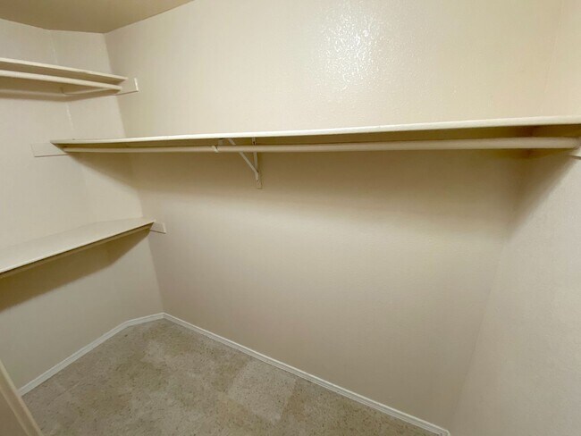 Building Photo - Northeast El Paso 3 Bed Refrig A/C