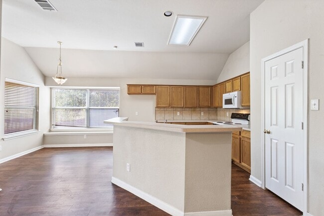 Building Photo - 1318 Coronado Blvd