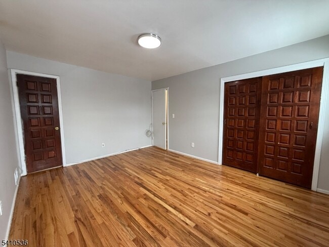 Building Photo - 17 Daka Ct