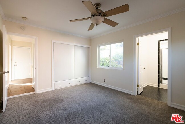 Building Photo - 3307 Madera Ave